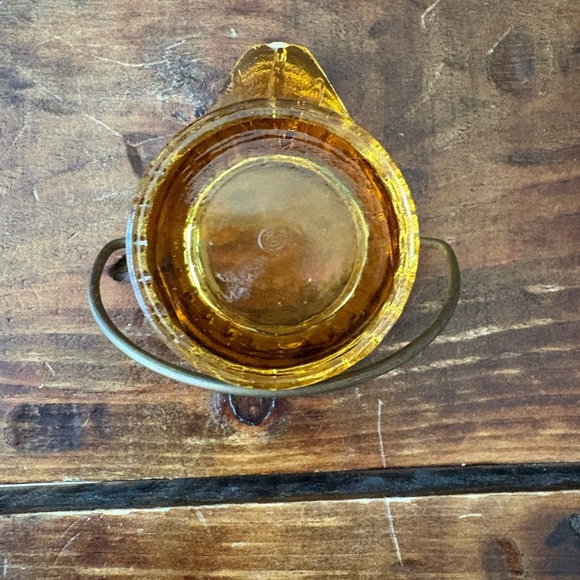 Amber Glass Miniature Depression Glass
Coal Bucket with Handle vintage - Picture 6 of 8